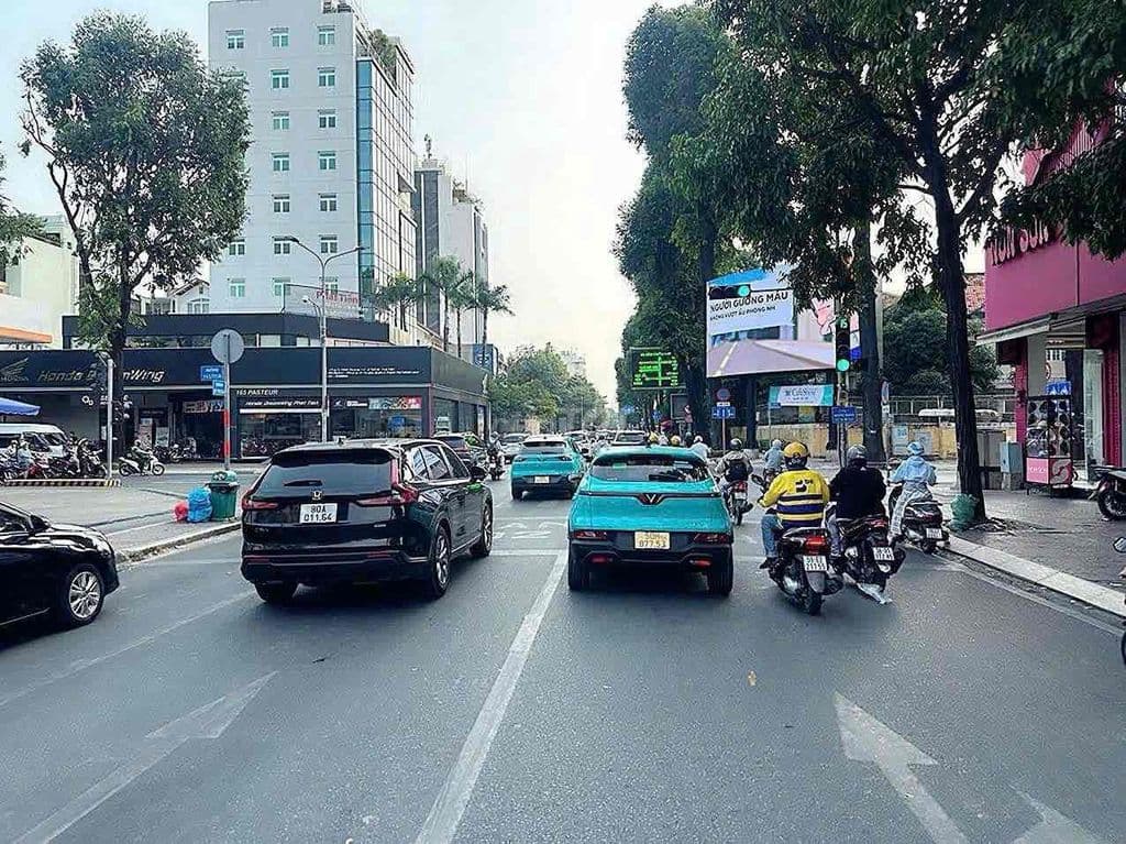 Nhà MT Võ Thị Sáu, Q.3, chỉ 200tr/m2, 3,6x18m vuông đẹp, 3 tầng mới - Ảnh 2