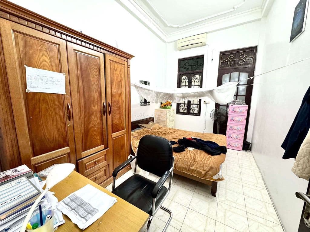 Bán nhà trong ngõ ô tô phố Lê Trọng Tấn. Nhà gần phố giá siêu tốt - Ảnh 3