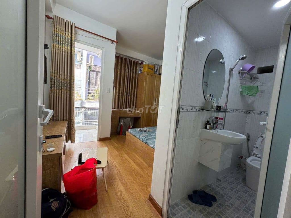 BÁN GẤP !!! DT 4X10, ĐÚC 4 TẦNG, HẺM THÔNG XE HƠI, GIÁ 6 TỶ BỚT LỘC - Ảnh 2