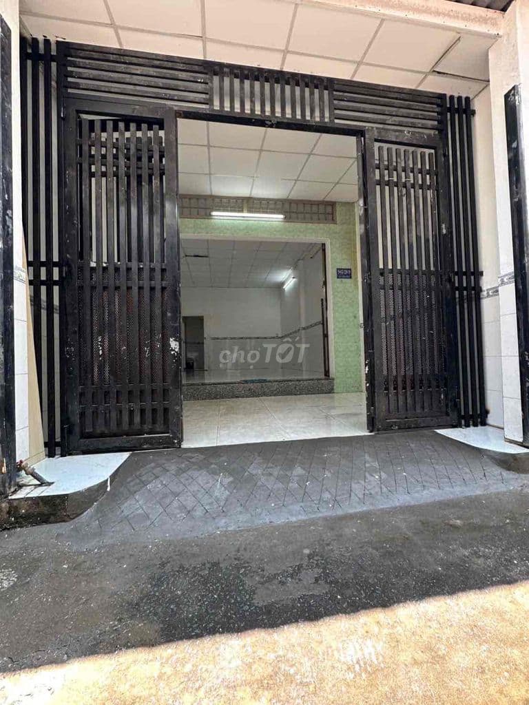 bán nhà ngay cổng trường Phan Chu Trinh,ngay cổng chợ xóm mới