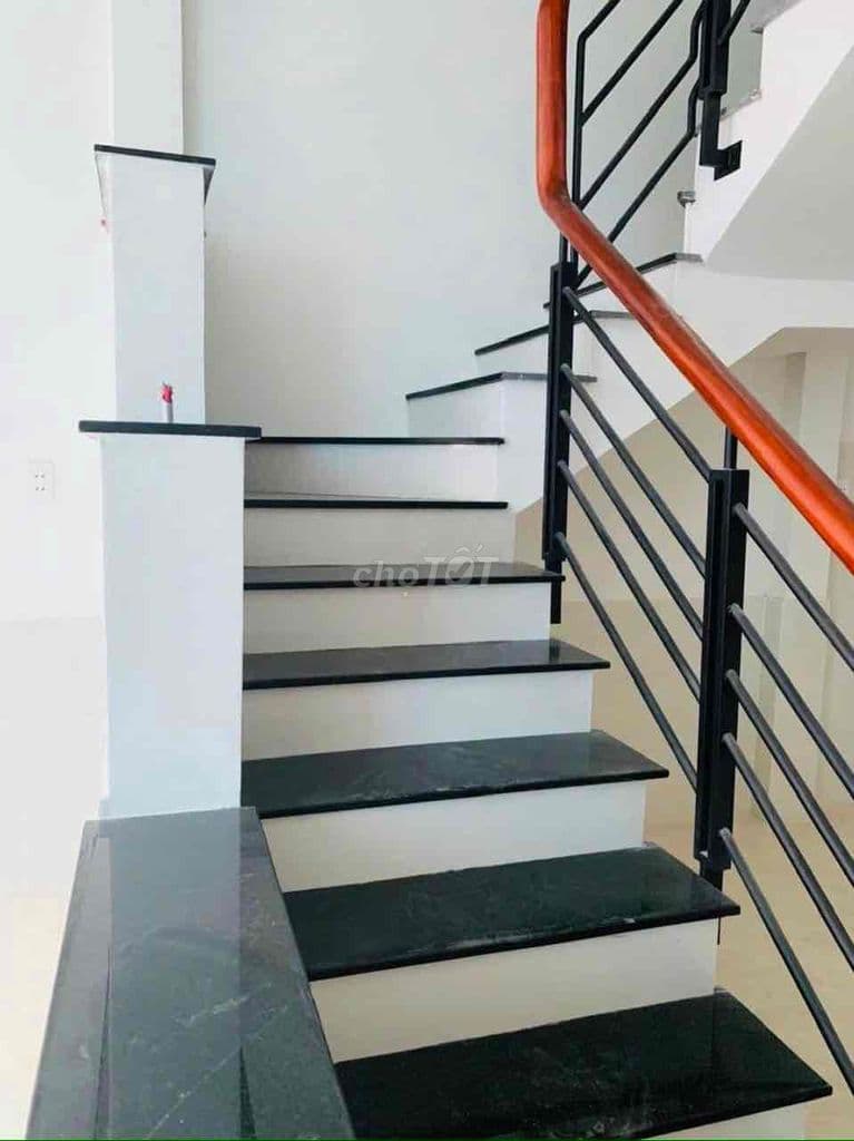 🔥 NHÀ HẼM XE HƠI - 2 TẦNG 56M2 - NGUYỄN VĂN KHỐI - Giá chỉ 4.3 Tỷ - Ảnh 3