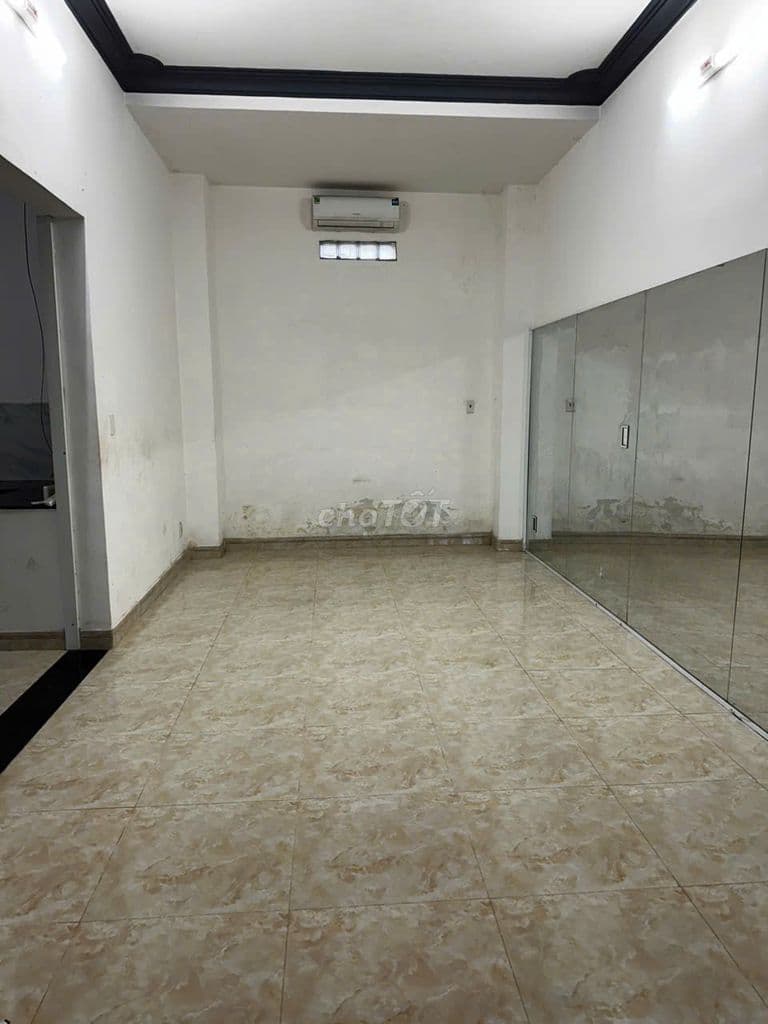 Nhà mặt tiền Nguyễn Xiển, cạnh Vinhomes, 3 tầng, ngang 8m, sẵn HĐ thuê - Ảnh 3