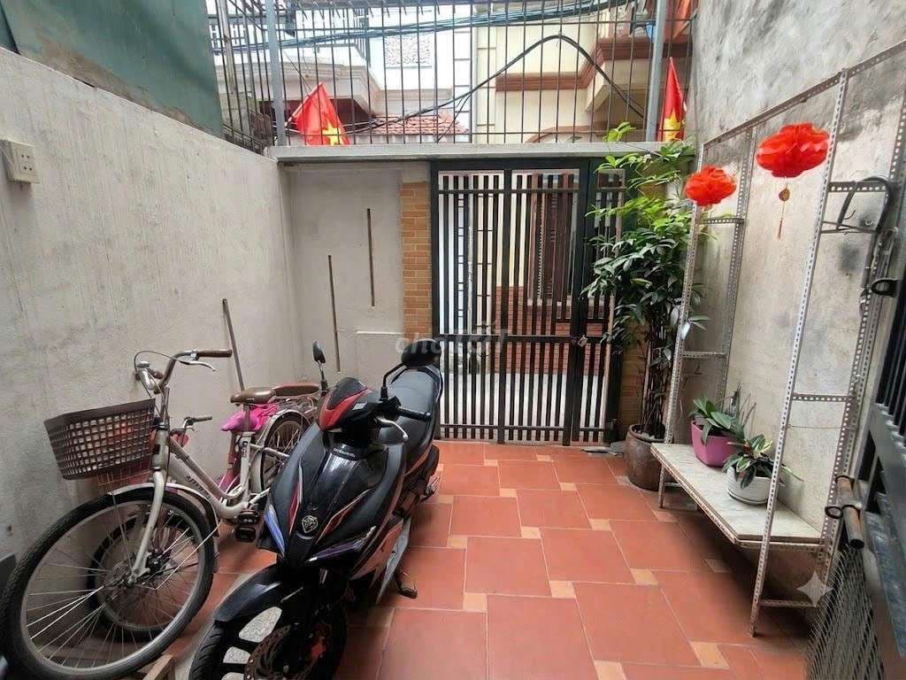 Chính chủ bán nhà ngõ 8 Võng Thị - Ảnh 2