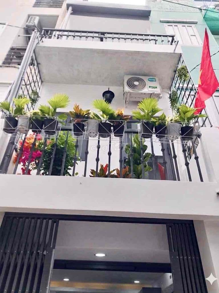 Nhà 3 tầng CMT8 Quận 3 giá 4 tỷ