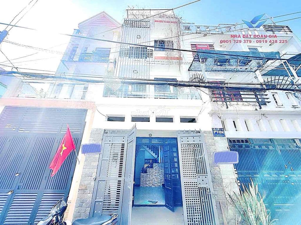 Nhà đẹp 4m x 15m 3 tầng hẻm nhựa 6m thông đường Lâm Thị Hố Q12