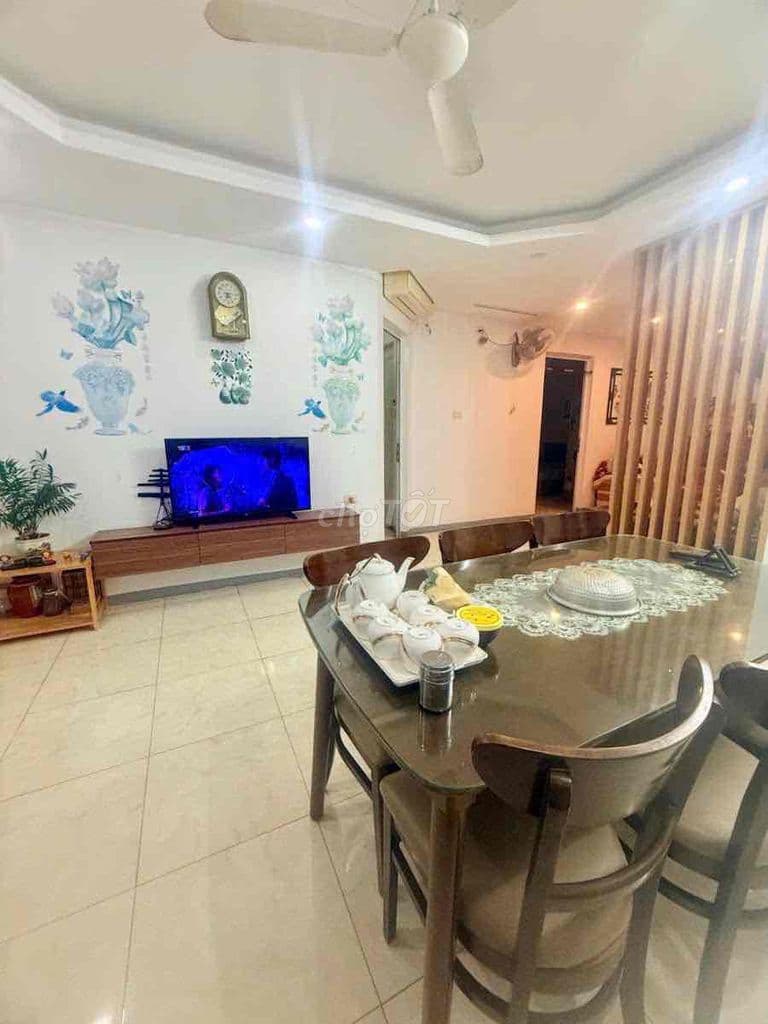 Bán chung cư lĩnh nam tầng 17; 2N,2VS,92m2,4,85 tỷ