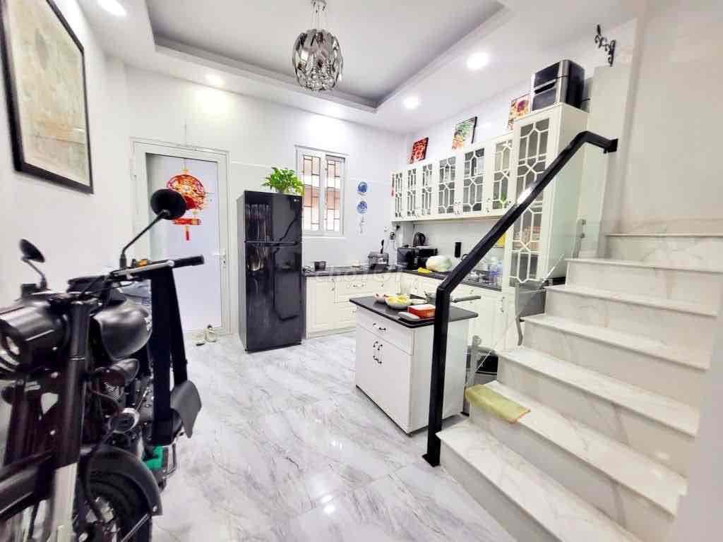 Giá: 8 tỷ, Bùi Quang Là 70m2, 4 tầng, DT: 4 x 17 - Ảnh 2