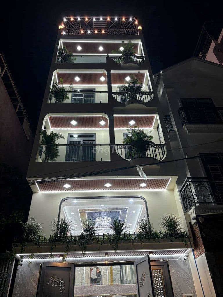 Siêu Phẩm Ngang 5,5m 4 Tầng Thang Máy Hẻm 14m thông Khu VIP TCH 10