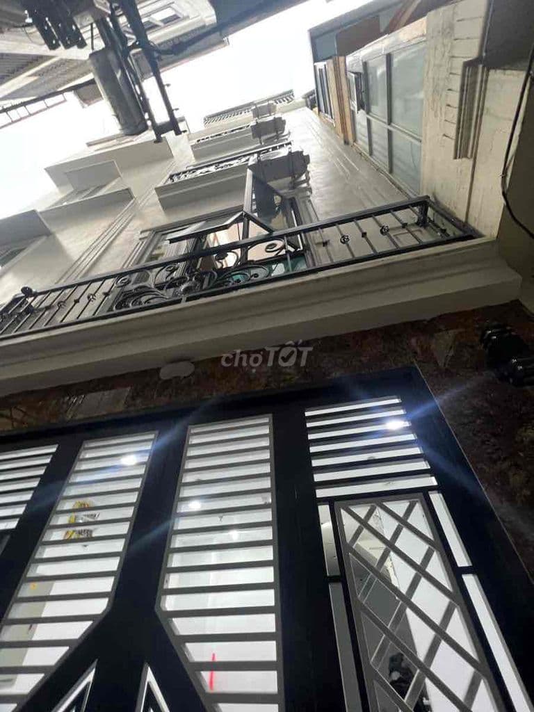 NHÀ ĐẸP PHỐ SANG KINH DOANH ĐẲNG CẤP TRUNG TÂM HAI BÀ PHỐ MINH KHAI.