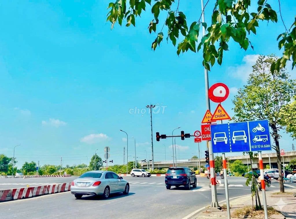 BÁN ĐẤT HXH SÁT D836, BƯNG ÔNG THOÀN P PHÚ HỮU 70M2 3,6 TỶ SỔ HỒNG - Ảnh 3