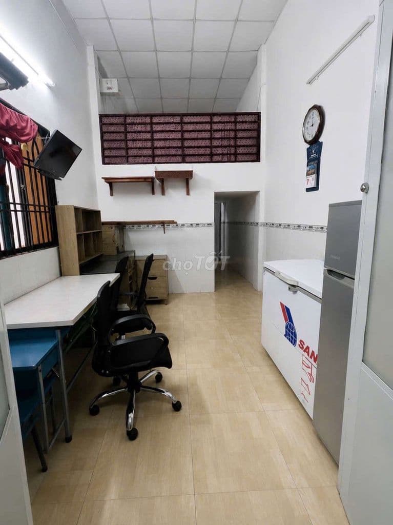 Chỉ hơn 3 tỉ, nhà shr, Nhà góc 2MT hiếm, gần chợ Phú Xuân, - Ảnh 2