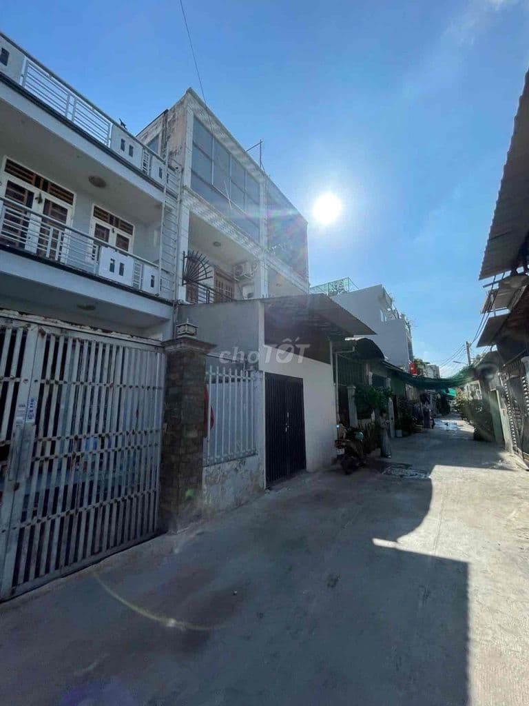 NHÀ MỚI 2 TẦNG XE HOI DAU TRONG NHA KHU VUC AN NINH - Ảnh 3