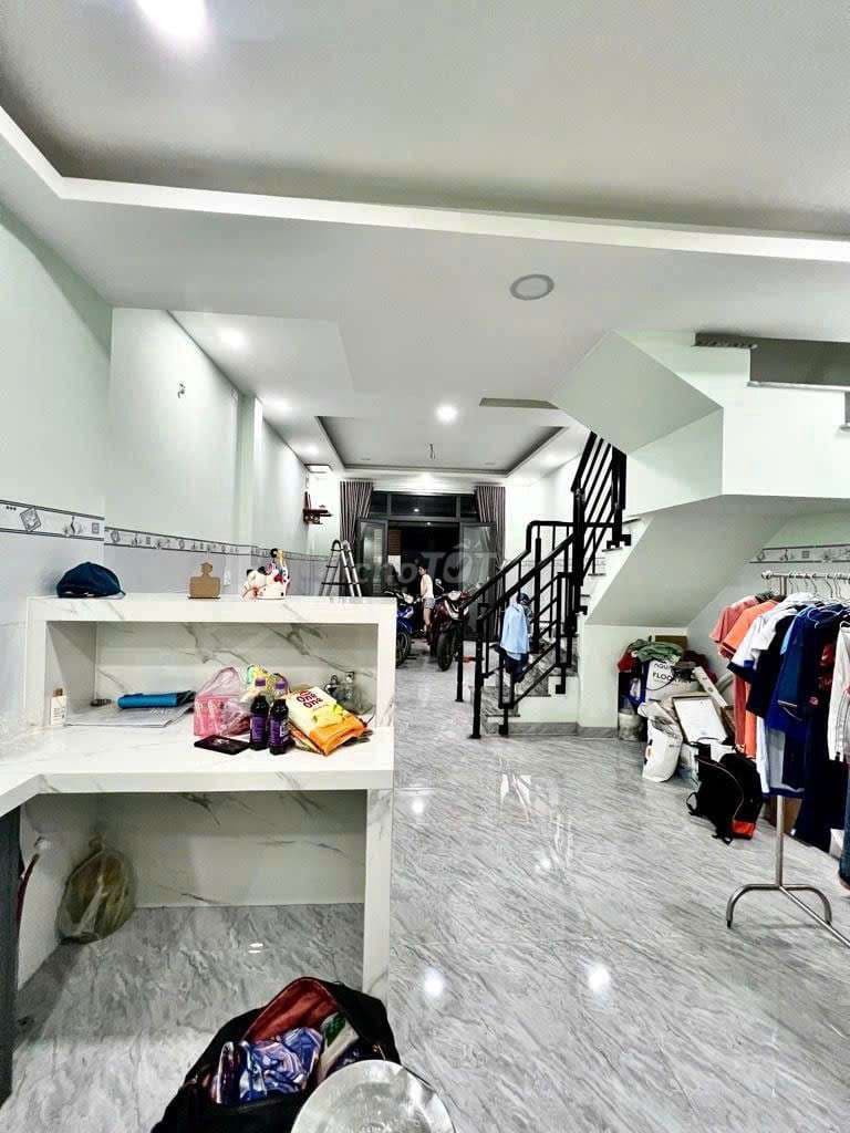 BÁN NHÀ GẦN LÊ VĂN QUỚI - 68M2 - 2 TẦNG - HẺM XE HƠI - GIÁ CHỈ 5 TỶ