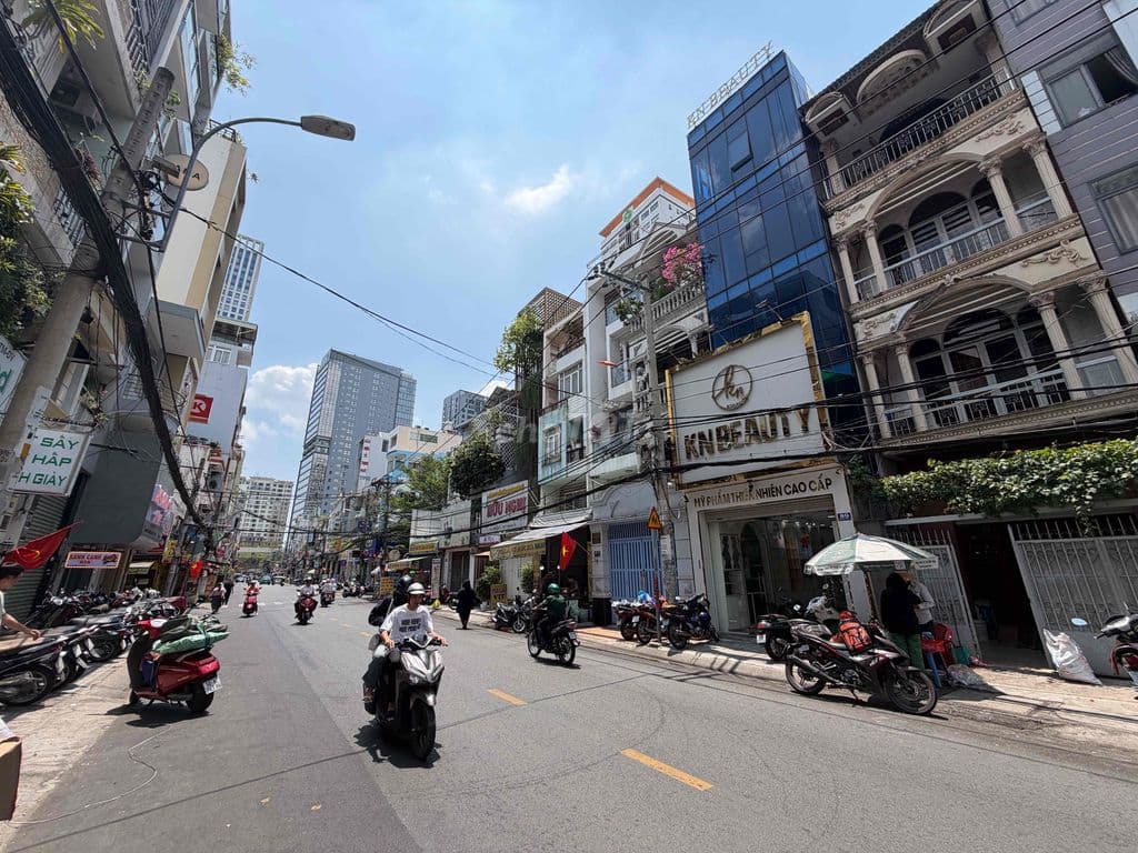 NHÀ MẶT TIỀN 5LẦU ĐƯỜNG NGUYỄN VĂN THƯƠNG, P25 ,BT. Đoạn KD Sầm Uất. - Ảnh 2