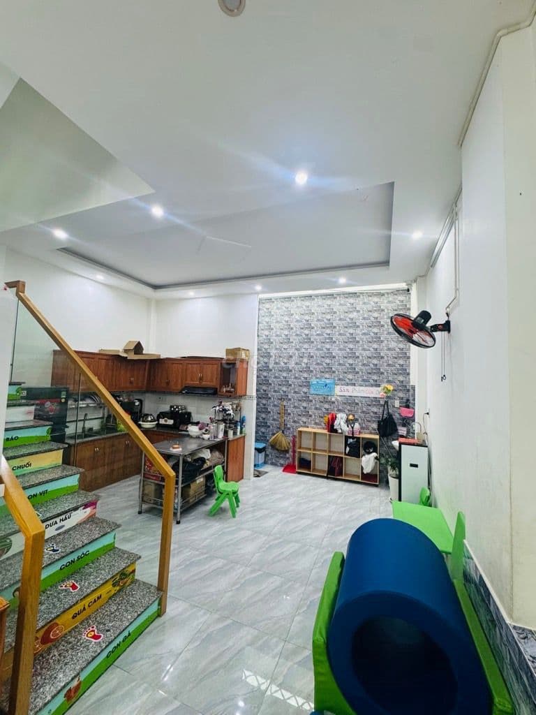 NHÀ 3 TẦNG NGANG 5.5M GẦN CHỢ BÀ HOM, KHU PHÂN LÔ ĐẸP GIÁ HƠN 5 TỶ - Ảnh 2