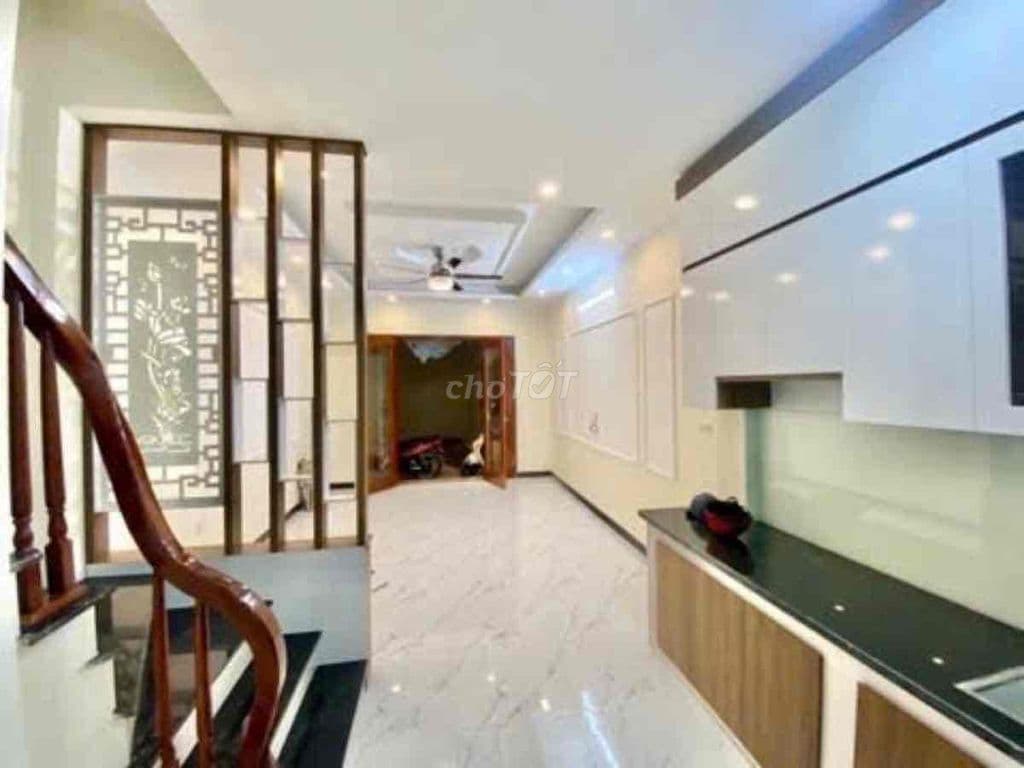Bán nhà đẹp Thanh Lân – Hoàng Mai, 5 tầng chắc chắn, chỉ 4.2 tỷ - Ảnh 2