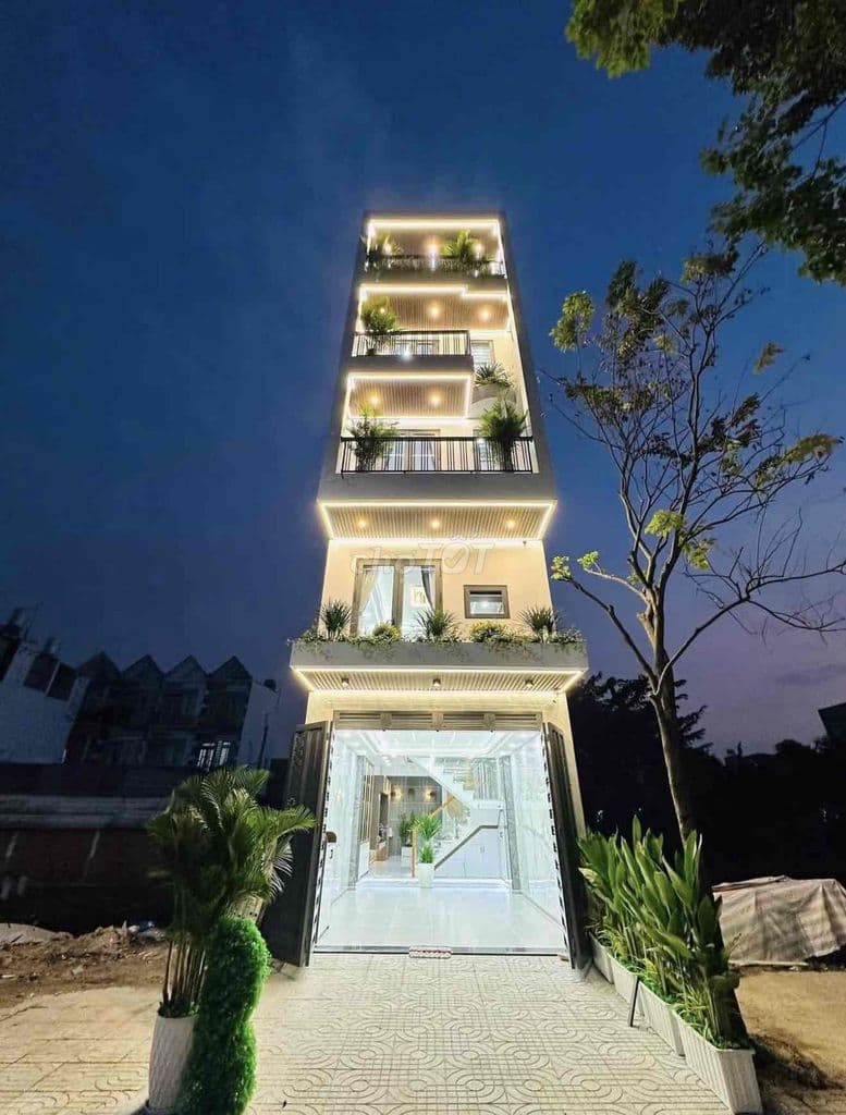 QUẬN 12. NHÀ PHỐ XÂY MỚI LỮNG 3 LẦU FULL NỘI THẤT HẺM 7M