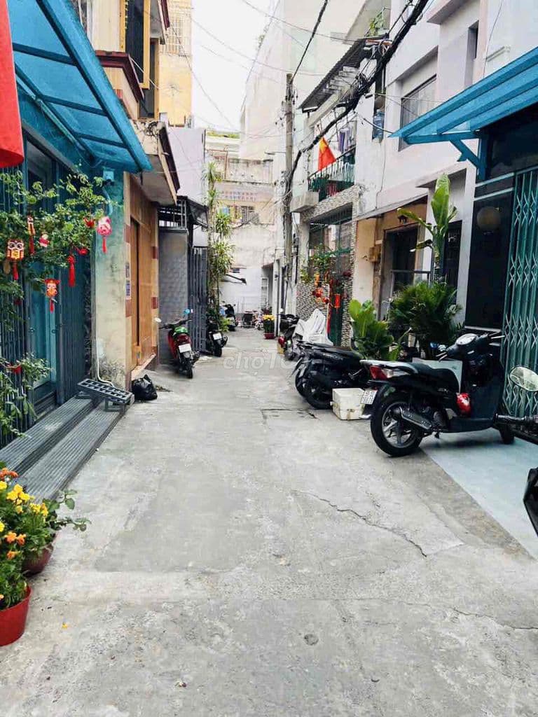 Nhà Hẽm Xe Hơi 4,2m x 13m gồm 3Lầu S.T 5phòng Đường Trần Bình Trọng - Ảnh 2