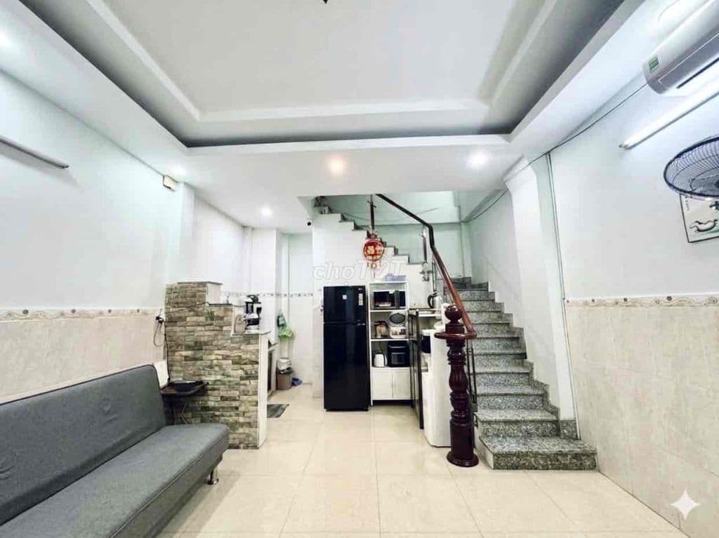 Nhà 4 tầng Quận 10 chỉ 5.x tỷ - Ảnh 2