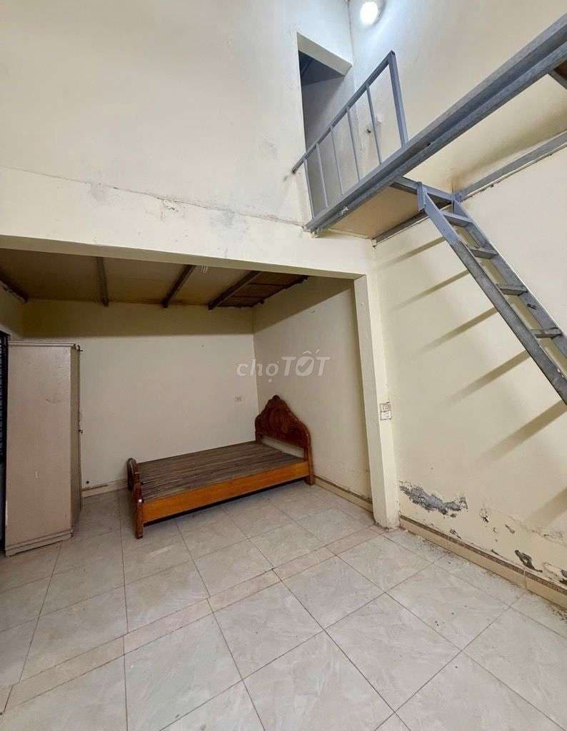 BÁN ĐẤT QUANG MINH MÊ LINH .DT 50M .NHÀ 2 MẶT TIỀN .THUÊ 3TR BÁN 2TY5