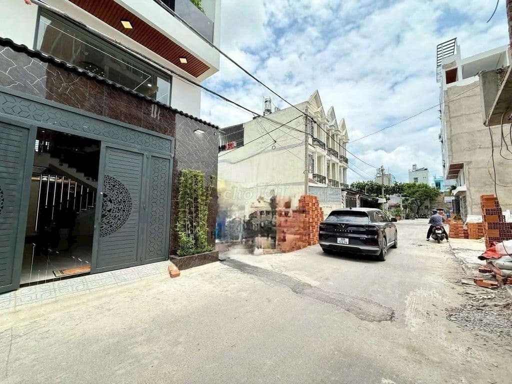 Siêu phẩm 4x20m Thang máy 450kg, đường 8m Tô ký gần ĐHGTVT - Ảnh 2