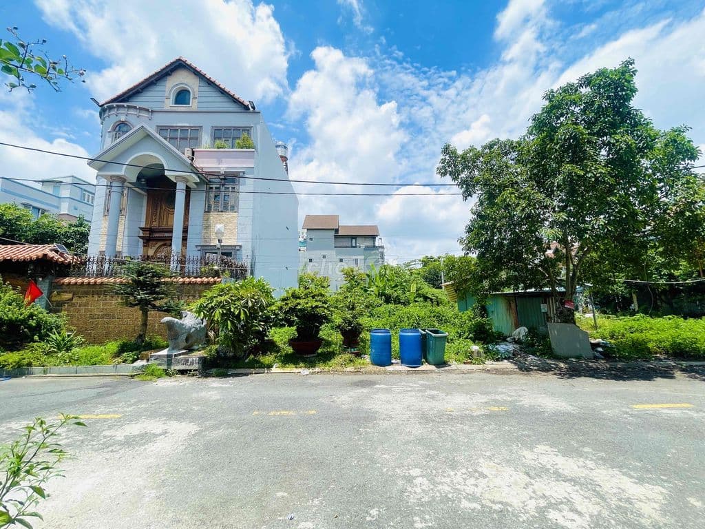 ĐẤT BT RẺ NHẤT BÊN SÔNG PHẠM VĂN ĐỒNG - 198M2 NGANG 11M SAU GIGA MALL - Ảnh 2