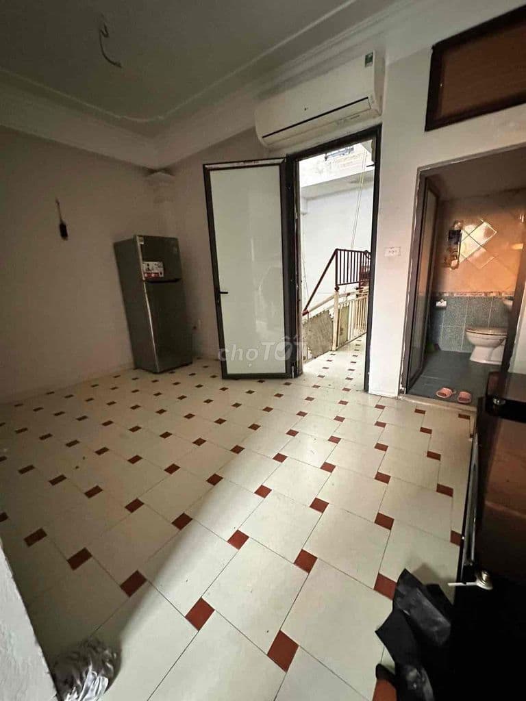 Hơn 1 tỷ có căn CCMN gần phố Bùi Xương Trạch-Lô góc-50m;2N