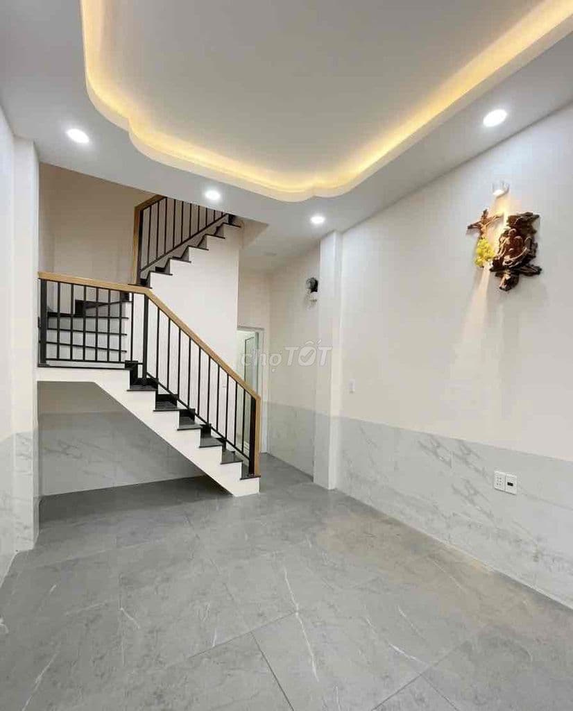 Bán gấp Nhà mới Bàu Cát - Lạc Long Quân, 4PN, Sổ hồng, Giá chỉ 6,x Tỷ - Ảnh 2