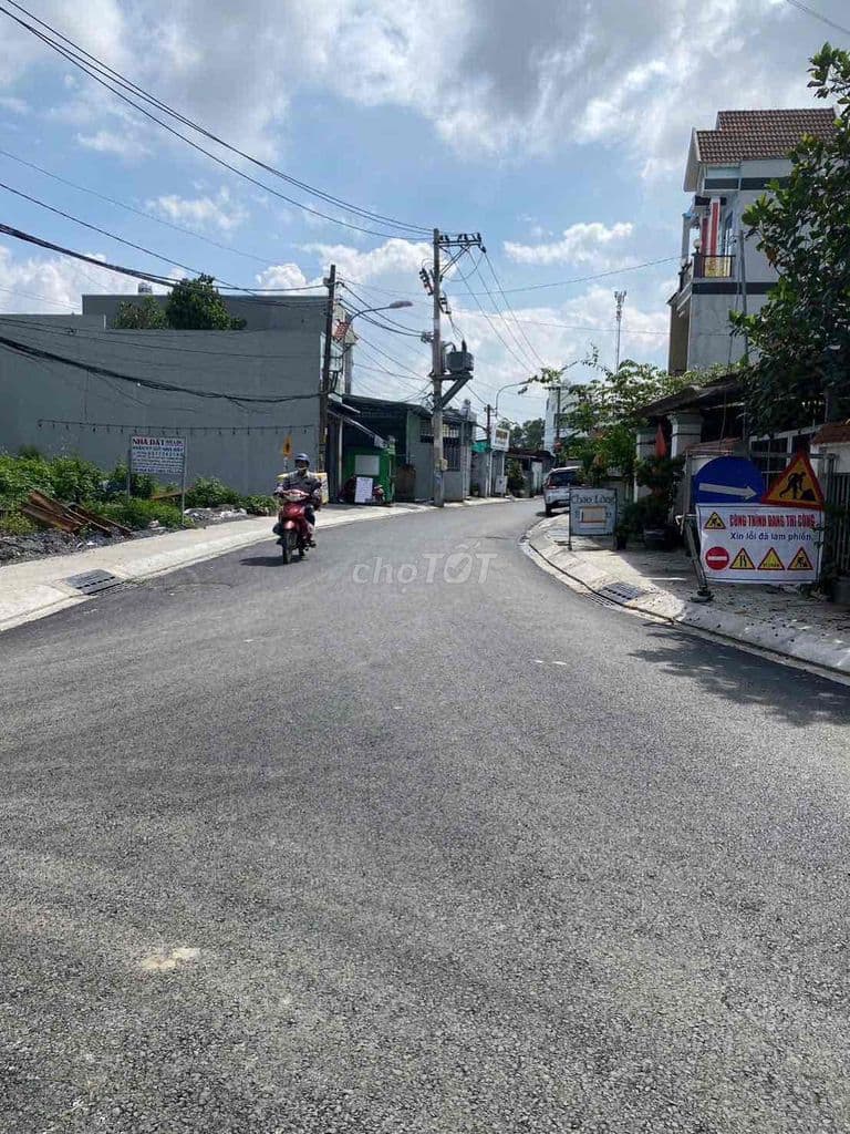 Mặt Tiền Kinh Doanh đường 8 Long Phước , tp HCM - Ảnh 2