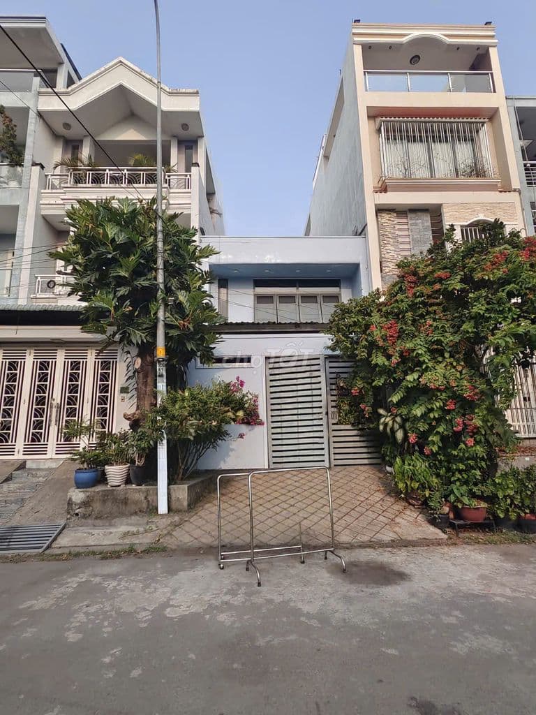BÁN NHÀ PHỐ ĐƯỜNG SỐ XE HƠI 12 M CHỈ NHỈNH 5 TỶ THÔI Ạ !!!