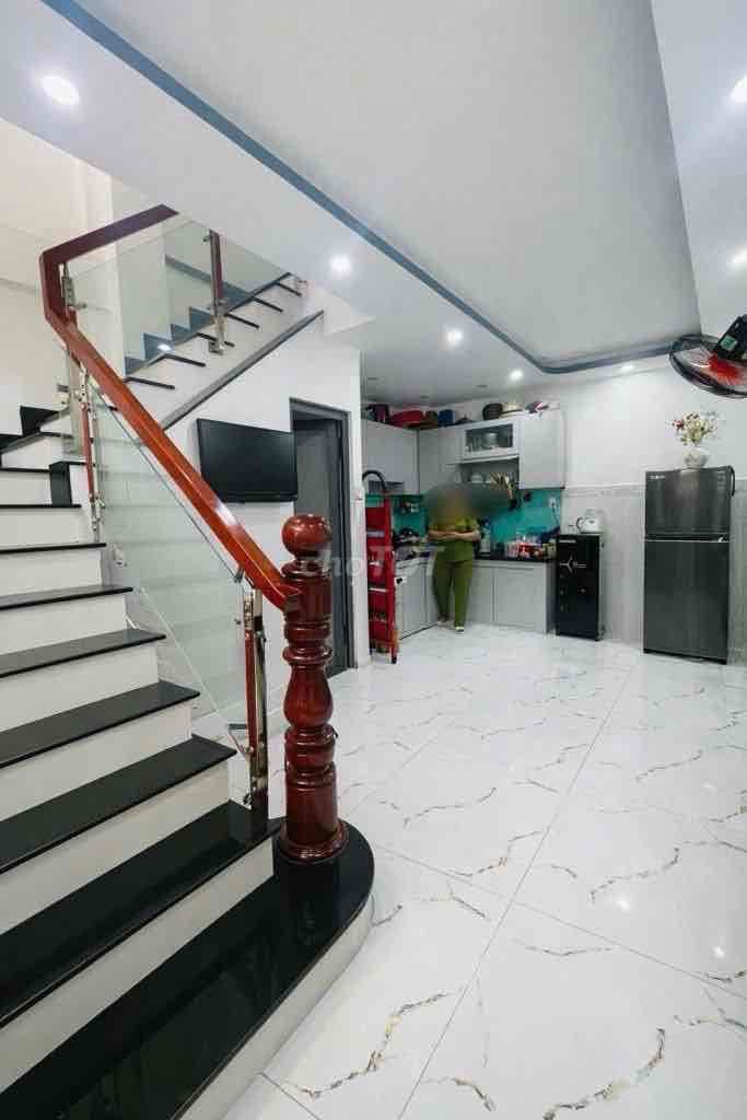 Mới đẹp 3 tầng 3pn, 48m2(4x12), hẻm xe hơi, Lê Đình Cẩn Bình Tân - Ảnh 3