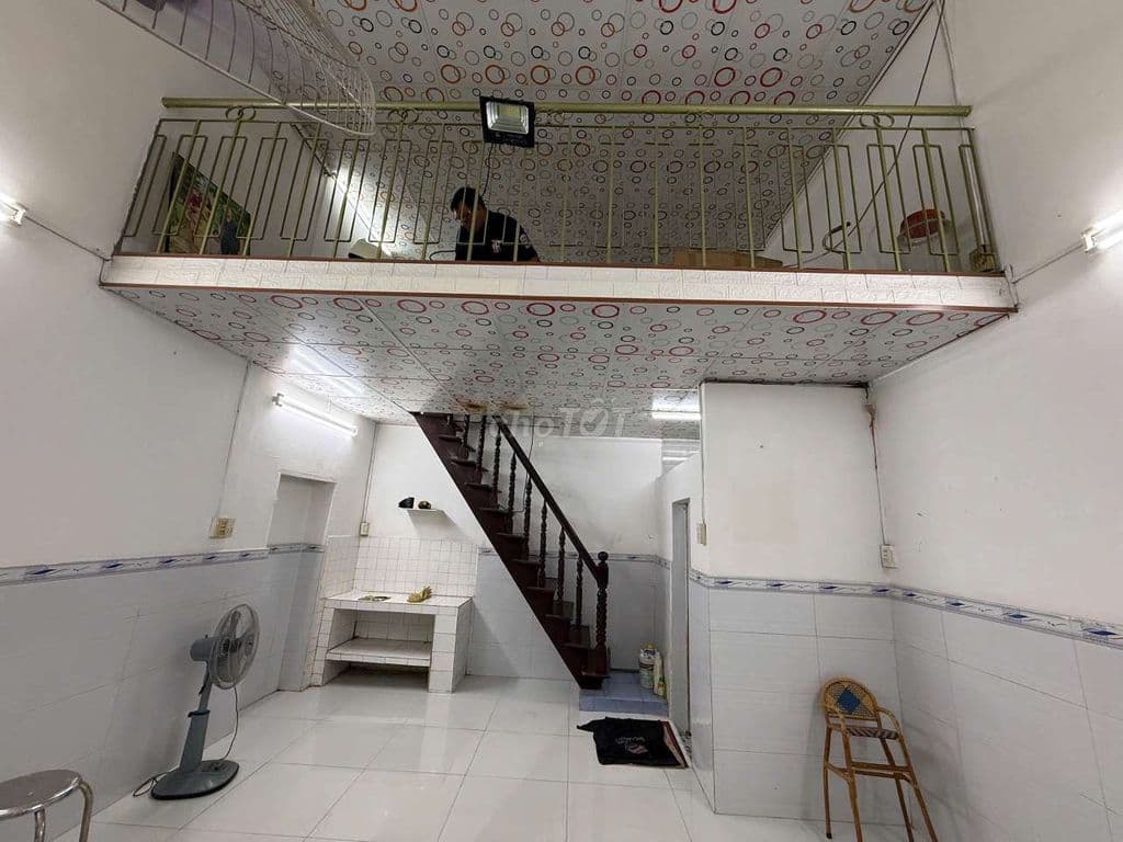 Bán nhà sau lưng MT đường Tô Ký, p. Đông Hưng Thuận, q12, giá 2,25 tỷ
