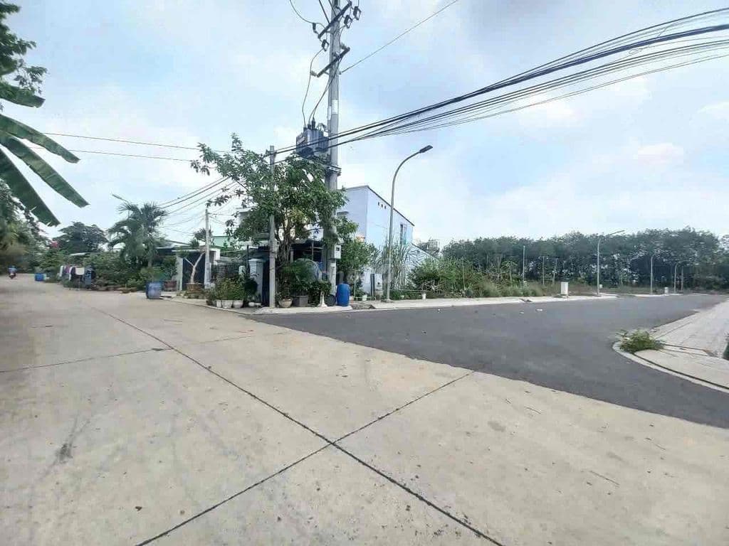 ĐẤT ĐƯỜNG NGUYỄN VĂN KHẠ - PHƯỜNG TÂN AN HỘI CHỈ - ĐƯỜNG Ô TÔ 8m - VỈA