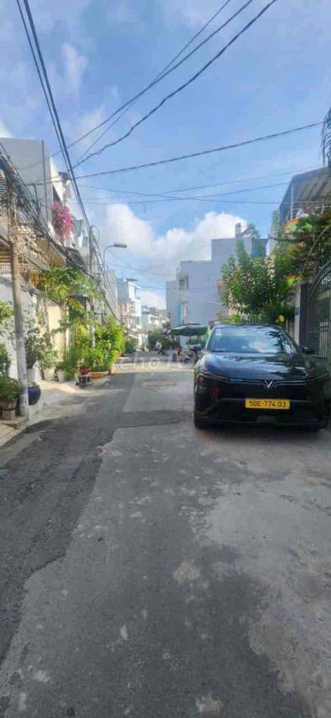 Bán nhà 3 tầng 4.2x20m oto ngủ trong nhà trung tâm Q7 giá chỉ 9 tỷ mấy - Ảnh 2