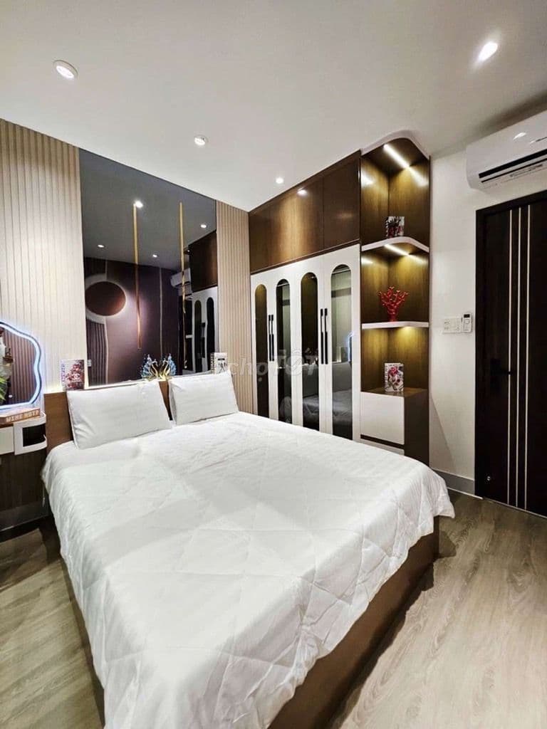 Nhà 2 Tầng, hẻm xe hơi, 3 căn ra mặt tiền - Ảnh 2