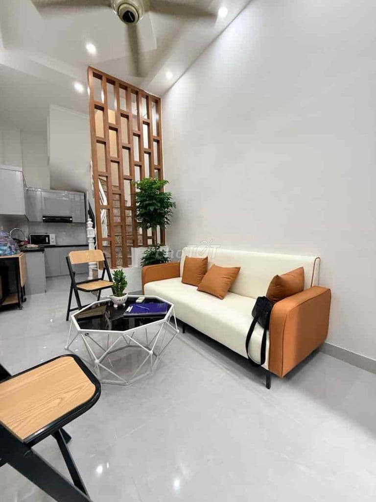 Siêu Hiếm! Cự Lộc, 25m ra ô tô tránh, lô góc, 30m, 4T, 3PN, 6,3tỷ