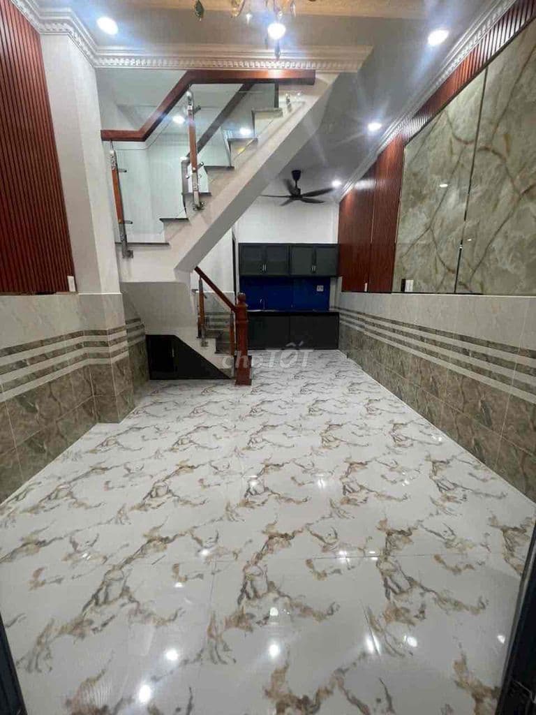 Chính chủ bán nhà đẹp xây kiên cố..Cách xe hơi 20m, ko quy hoạch