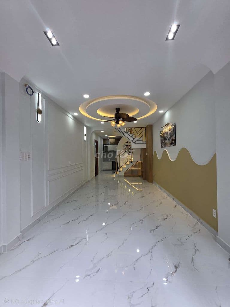 nhà 3.5m nở hậu 6m dài đúc 2 tầng sát MT Lê Hồng Phong