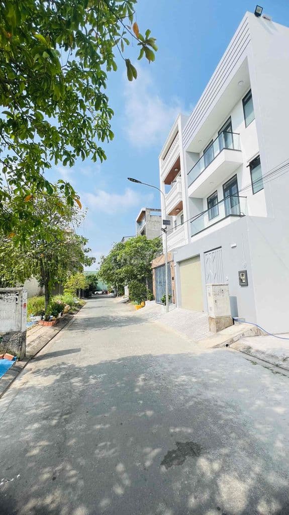 Đất sổ hồng 98m2 (6x16.5m) Đào Sư Tích Phước Kiển Nhà Bè - 6.1 tỷ .