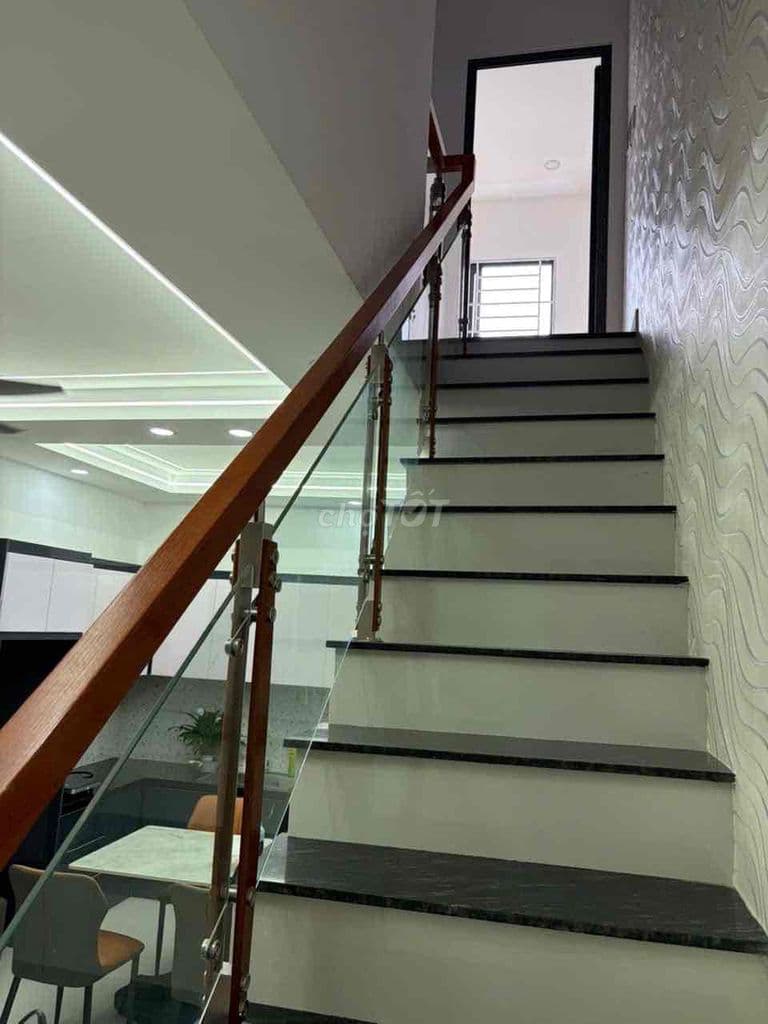 BÁN GẤP! NHÀ MẶT TIỀN ĐƯỜNG QUẬN 12 - Ảnh 3
