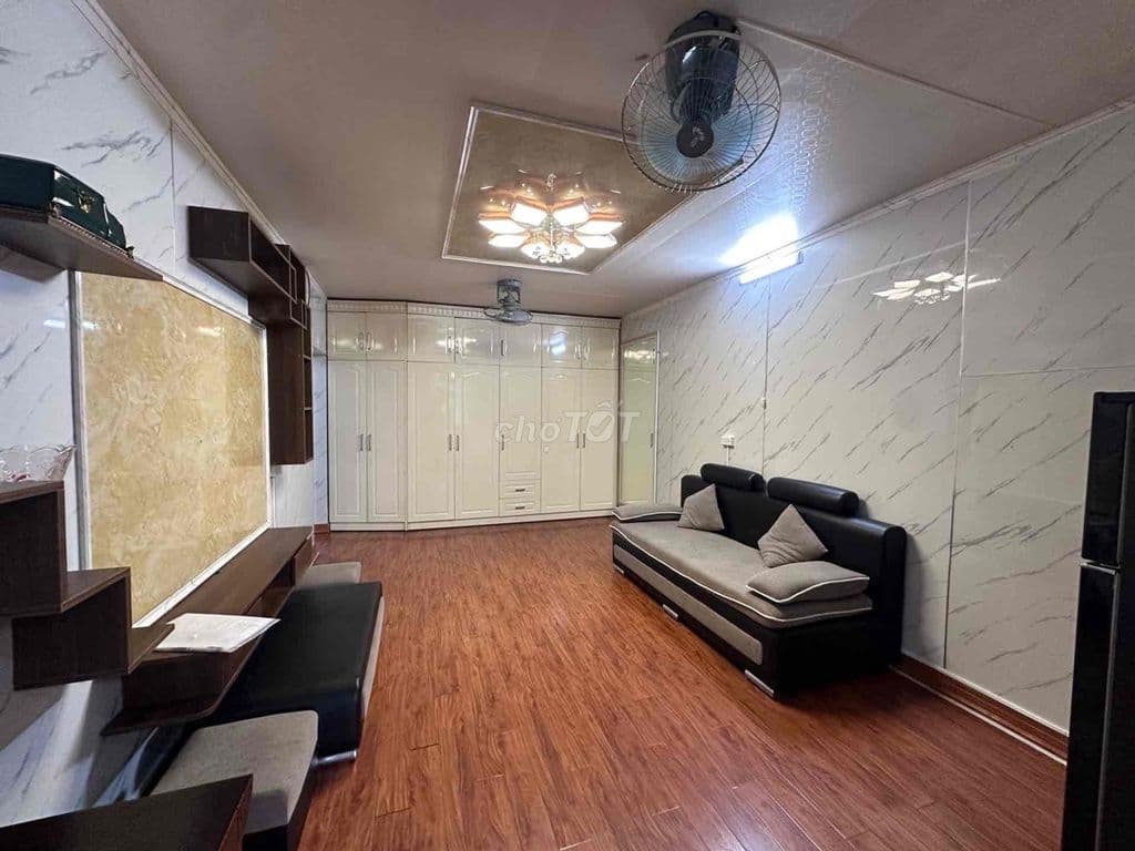 BÁN TẬP THỂ NGHĨA TÂN, CẦU GIẤY 65m2 2 ngủ SỔ ĐỎ RIÊNG Chỉ nhỉnh 3 tỷ