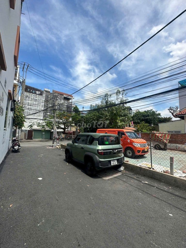 Bán 2 lô hẻm 389 QL13 thông ra Đinh Thị Thi khu vạn phúc DT 54 m2