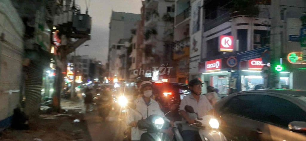 bán nhà 3 tầng mặt tiền đường,khu vực QPN ko ngập lụt - Ảnh 3