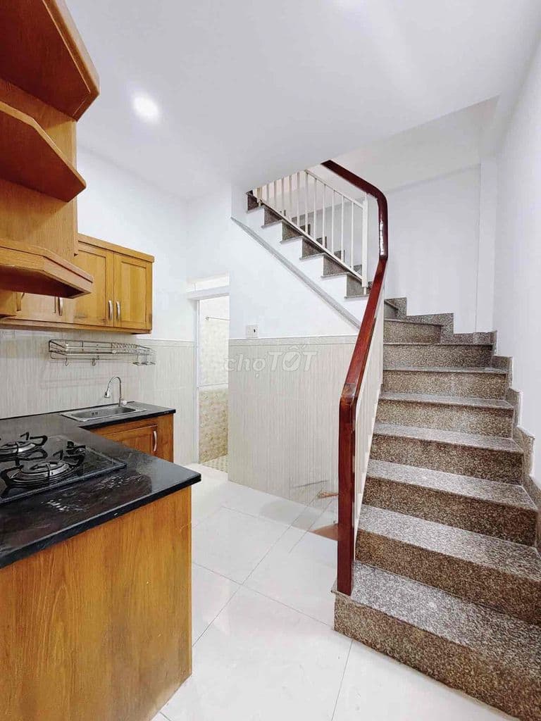 Nhà 4 Tầng 3.8x7 - Sát Mặt Tiền Tôn Đản, P4 Q4 –3PN – Chỉ 4.25 Tỷ - Ảnh 2