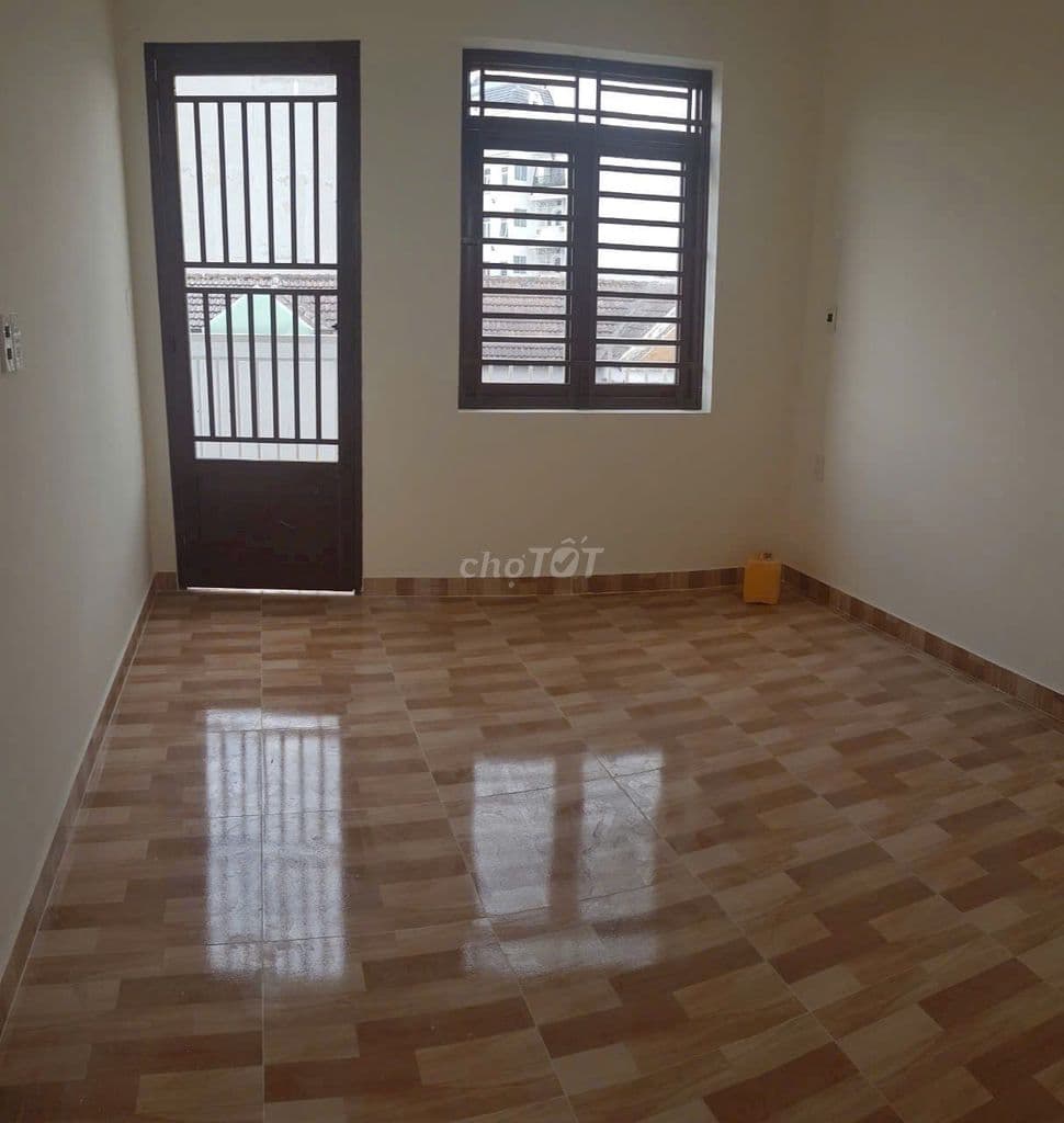 NHÀ 85M - XÂY 3 TẦNG - NGAY NGUYỄN DUY TRINH RẼ VÀO