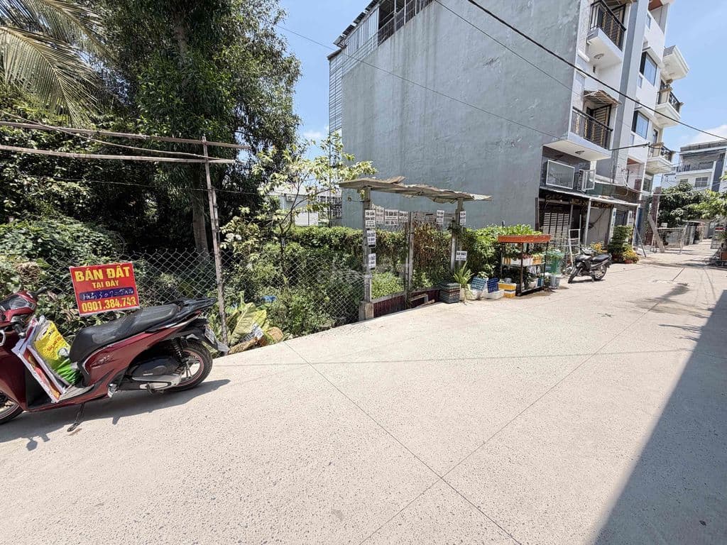 Bán đất mặt tiền hẻm 301 vào 1 sẹc gần cầu sắt vườn lài