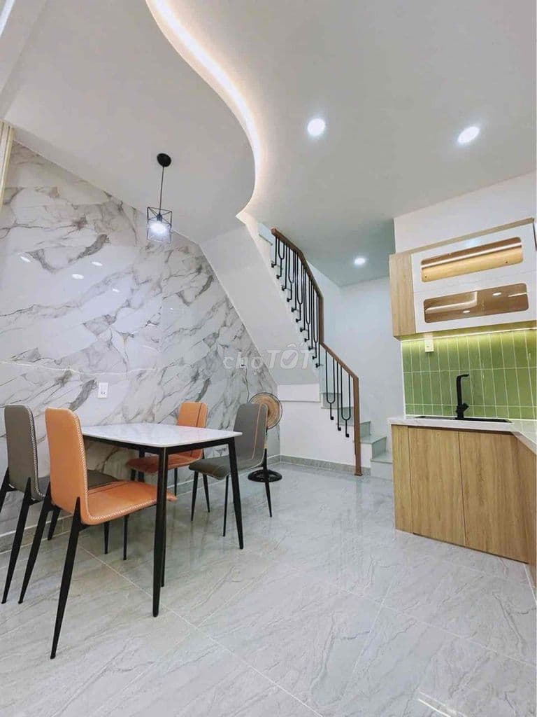 Chỉ: 4Tỷ750 - NHÀ NGAY Chợ Thị Nghè – Sát Q1 Diện tích: 30m2 - Vuông A