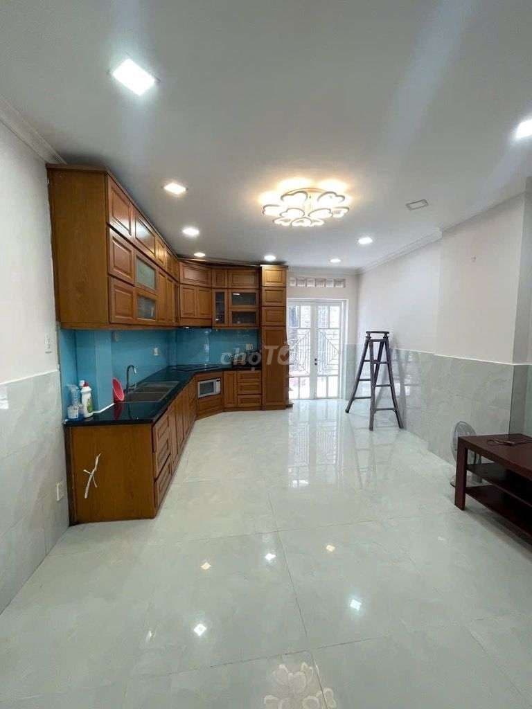 GIÁP RANH PHÚ NHUẬN- NGANG 5.5M- HẺM OTO SÁT MẶT TIỀN- CHỈ 9.9 TỶ - Ảnh 3