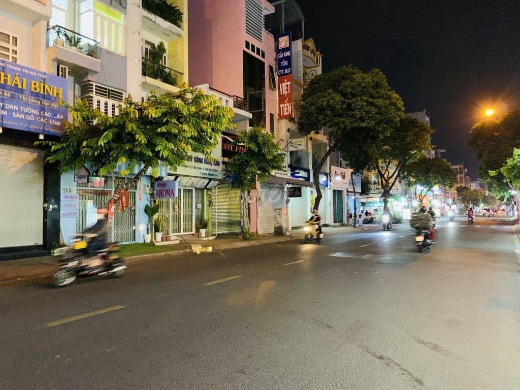 Bán nhà MT Vườn Lài, 5x16m, cấp 4, đang cho thuê 18tr/th, giá 13 tỷ