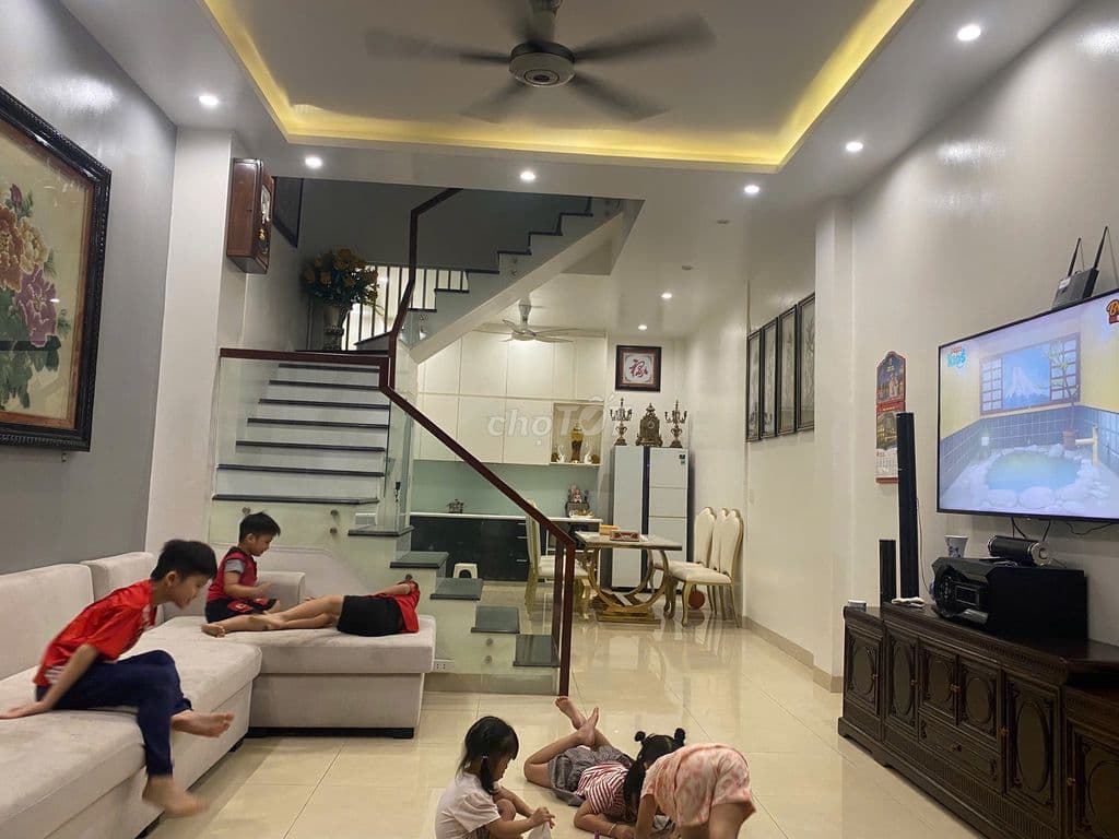 Nhà 2 lầu 3 phòng ngủ đường số 2 nguyễn thị định - Ảnh 2